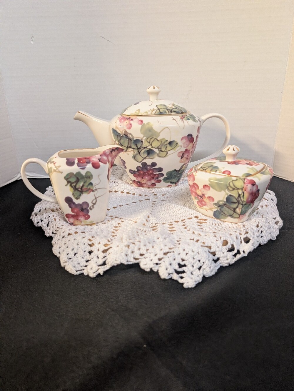 Skye McGhie Oakridges Fruit  Teapot Gold Trim  Vintage Lot Cream & Sugar Set